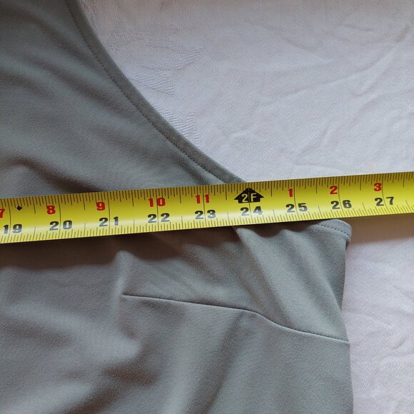 Eddie Bauer Women's Midi Dress In a Light Green/Sage, Size 3X - Picture 6 of 8